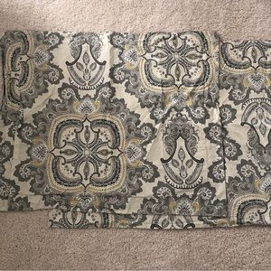 Pottery Barn set of 2 Ainsley medallion shams